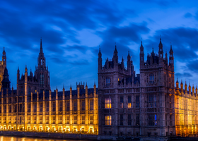 Westminster photographed at night from Westminster bridge